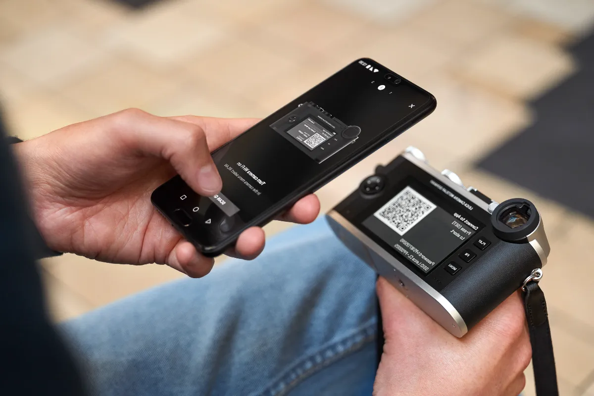 Leica FOTOS 166 Leica FOTOS - wireless photo transfer_01